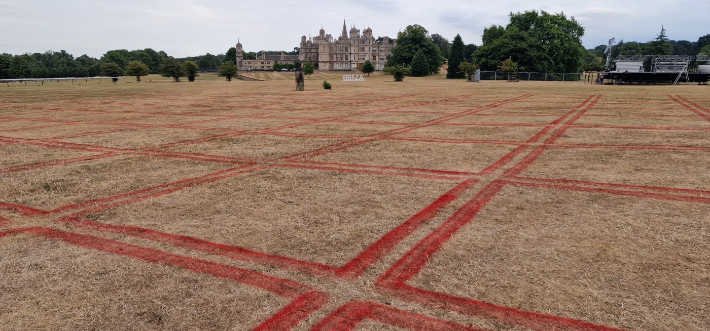 Coloured audience layout marking at a stately-home concert site